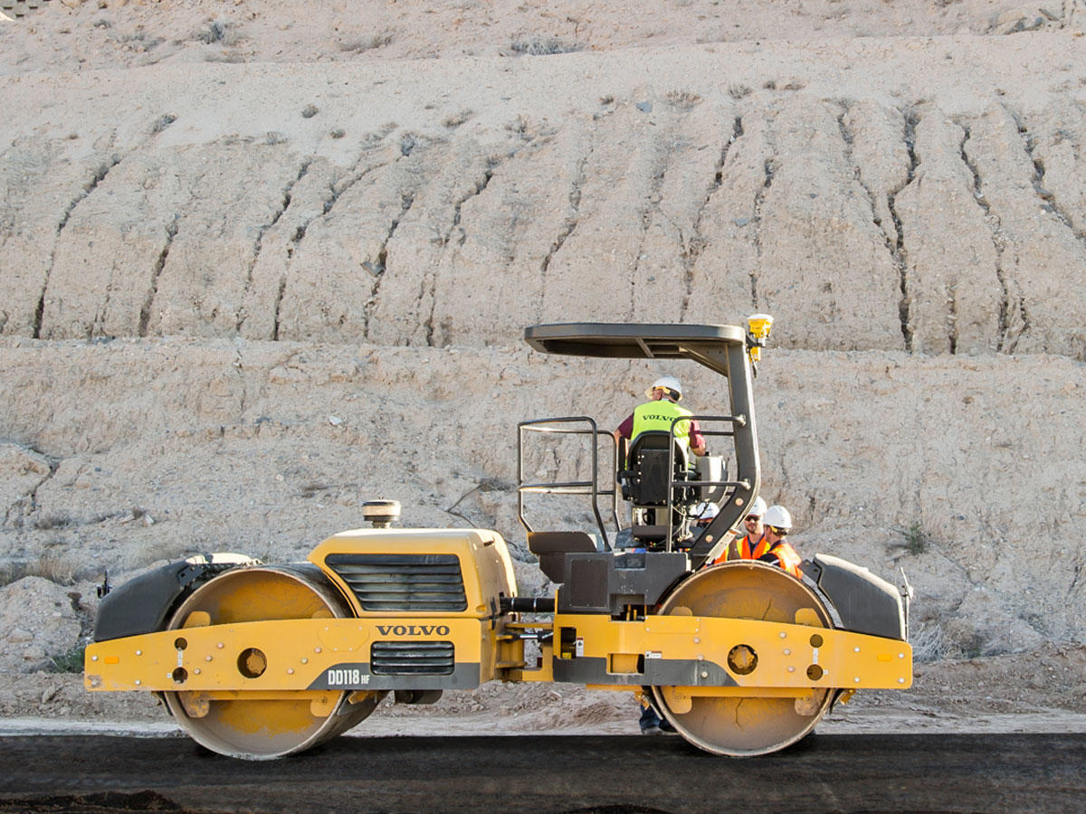 Volvo asphalt compactor with compaction control