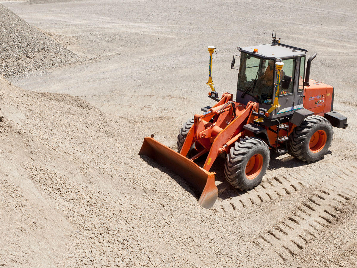 wheel loader with grade control